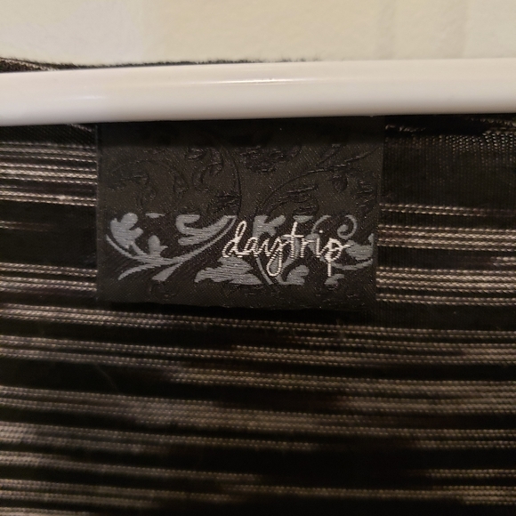 ❤ Daytrip Shirt - Picture 4 of 5